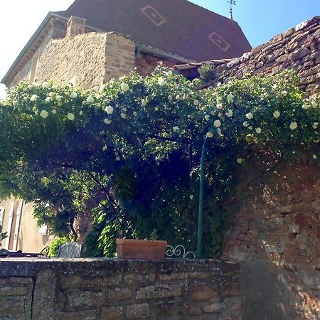 Bed and Breakfast Le Vieux Chateau Leynes Екстер'єр фото