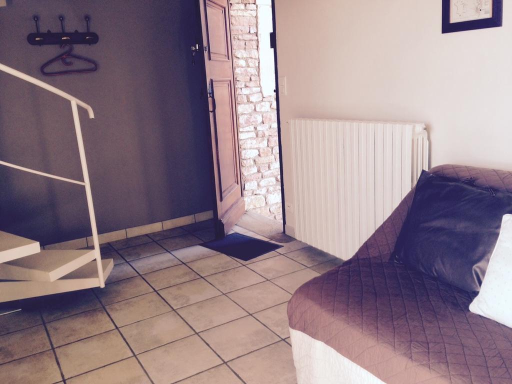 Bed and Breakfast Le Vieux Chateau Leynes Номер фото