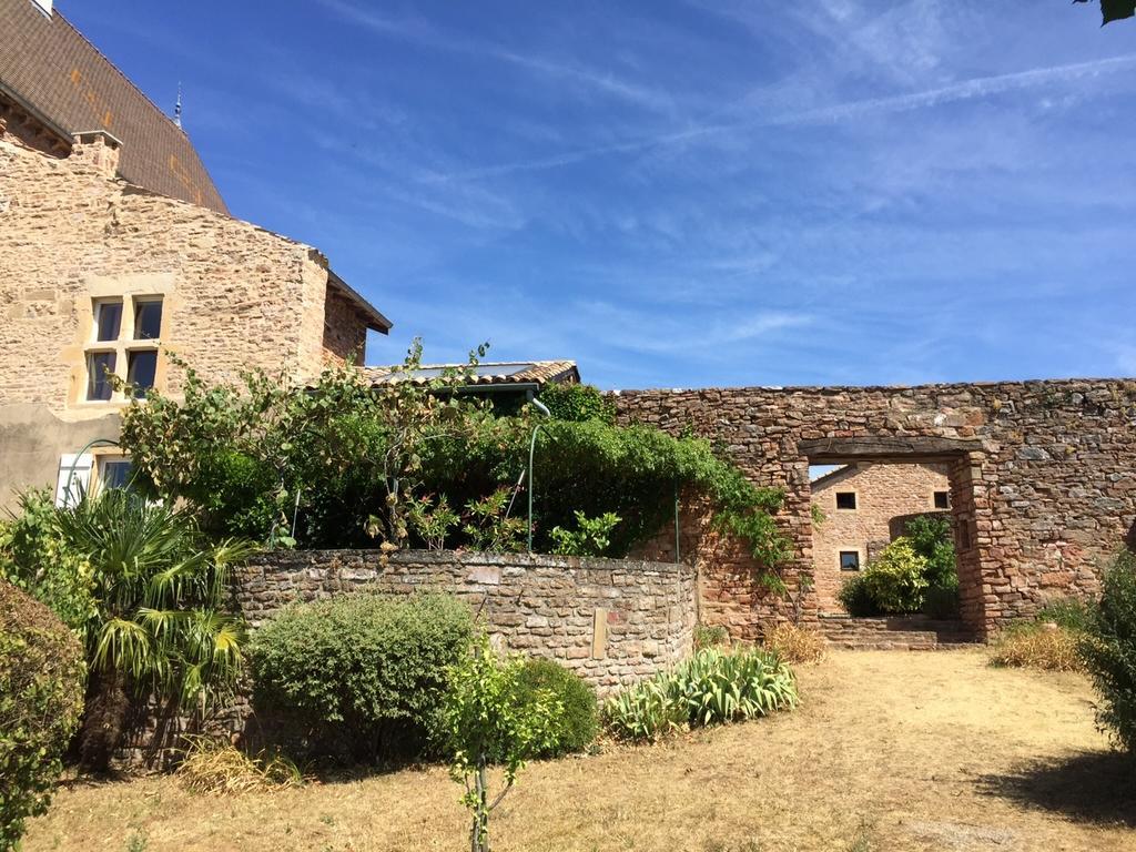 Bed and Breakfast Le Vieux Chateau Leynes Номер фото