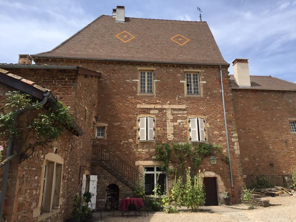 Bed and Breakfast Le Vieux Chateau Leynes Екстер'єр фото