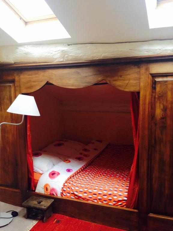 Bed and Breakfast Le Vieux Chateau Leynes Екстер'єр фото